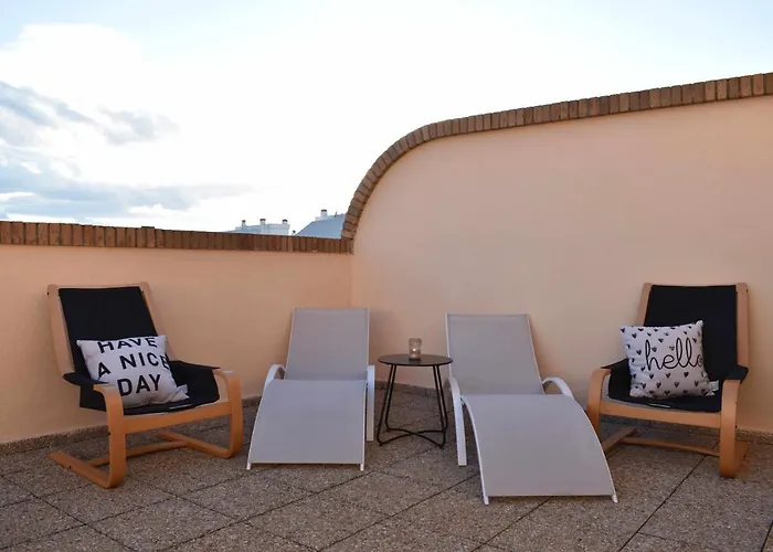 Atico Con Vistas Al Castillo Al Lado Del Mar شقة